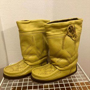 Manitobah Mukluks Waterproof Gatherer - Tan, Size 9 (W)/7(M), Genuine Leather